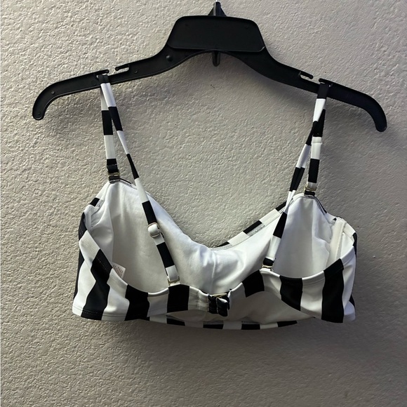 Shade & Shore Black and White Striped Bikini Top XL - Picture 3 of 14